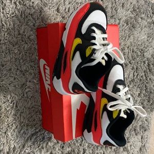 Nike Air Max 90.  White Chrome/Yellow/Black.